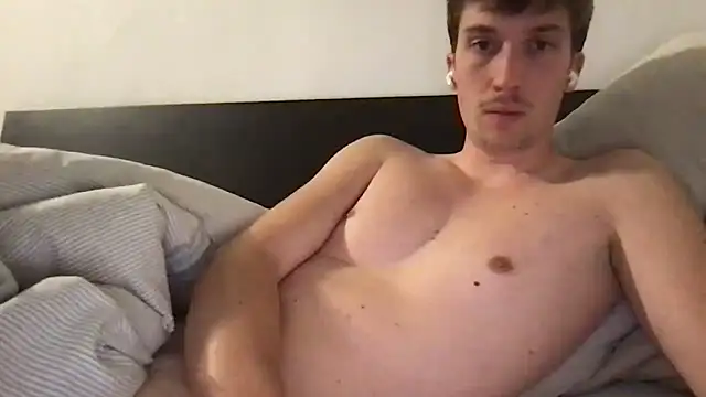 Snapshot of hungandfun05 chatting on September 22, 8:08 pm hungandfun05 online show from September 22, 8:08 pm