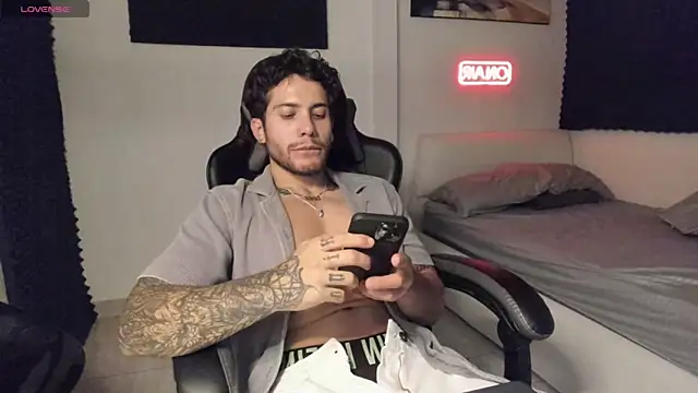 LucianSinclair online show from December 21, 3:36 am