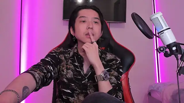 wexlee7 online show from October 4, 2:00 pm