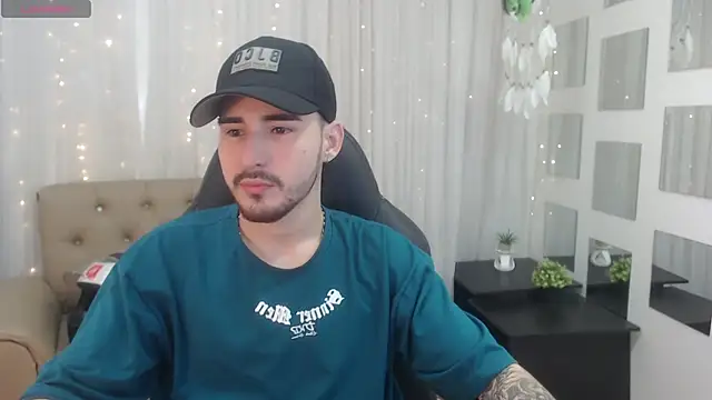 DmitriSanders online show from December 24, 12:55 pm