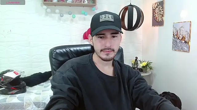 DmitriSanders online show from February 25, 9:02 pm