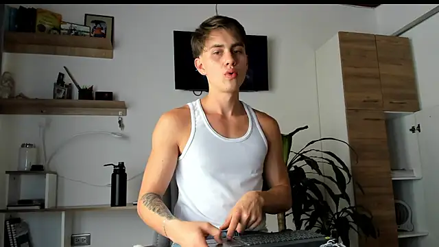 manucute 23  online show from March 28, 3:34 pm