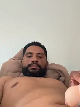 MiddlingAffluent online show from April 3, 3:31 pm