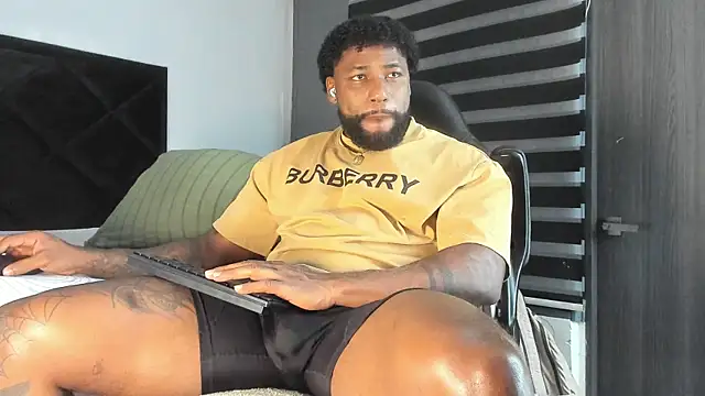 Dancelwashington online show from November 26, 9:40 pm