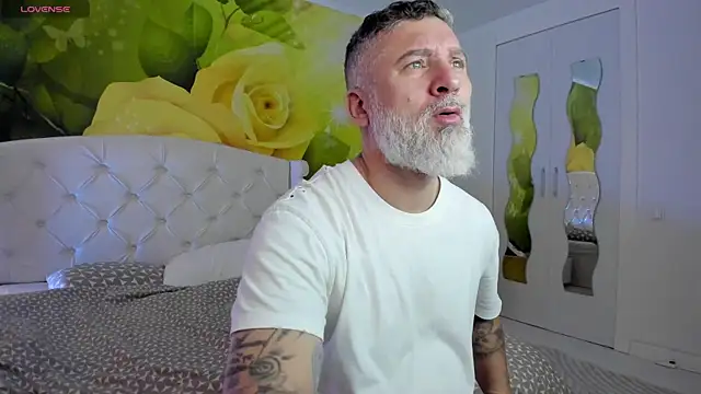 BlowMyXXL online show from February 18, 9:18 am