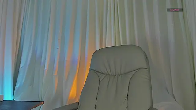 Snapshot of matt_benji chatting on March 7, 12:26 am matt benji online show from March 7, 12:26 am