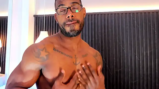 Ganiimedes online show from December 17, 8:15 pm