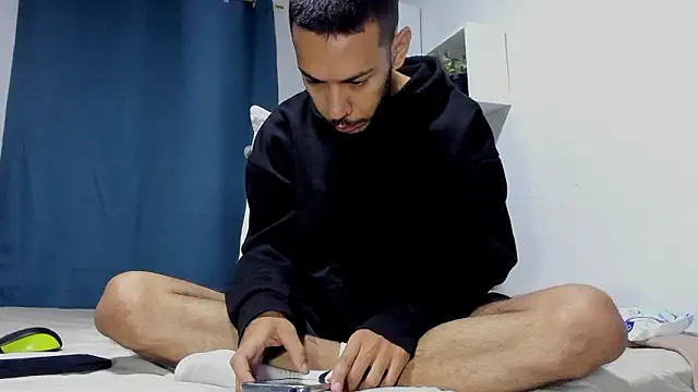 Aronxxs online show from February 26, 11:33 am