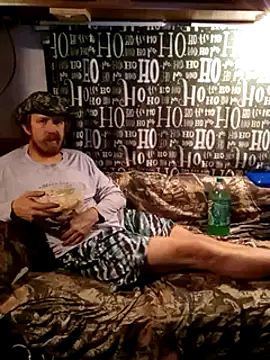 Snapshot of hothippie420 chatting on January 4, 5:05 am hothippie420 online show from January 4, 5:05 am