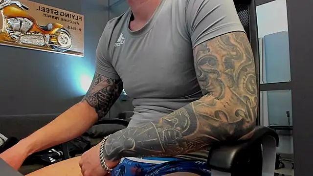 AronGrant online show from March 18, 11:24 am