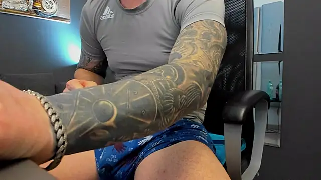 AronGrant online show from April 10, 9:16 am