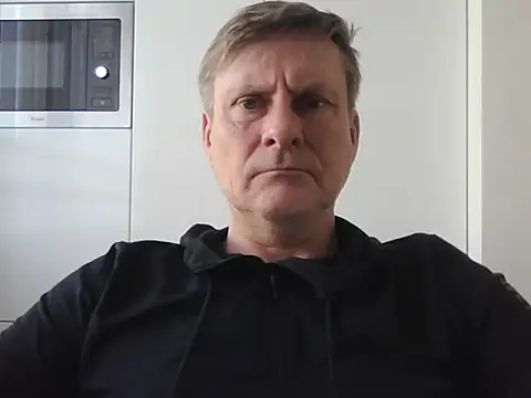 johnnym1 online show from February 5, 9:36 am