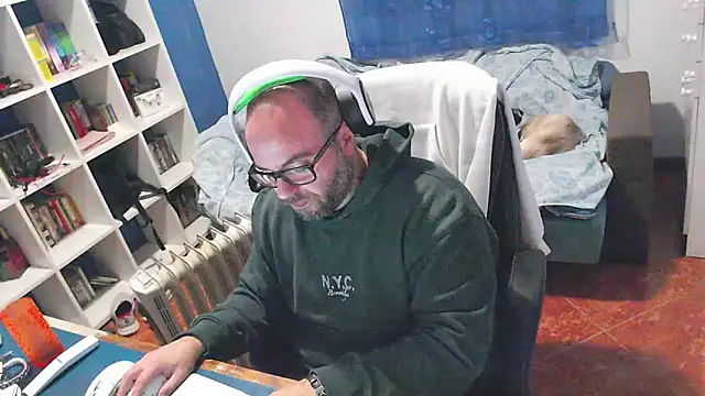 ravingr4d4 online show from January 6, 9:52 pm