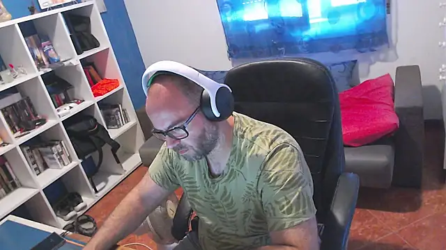 ravingr4d4 online show from June 29, 8:09 am