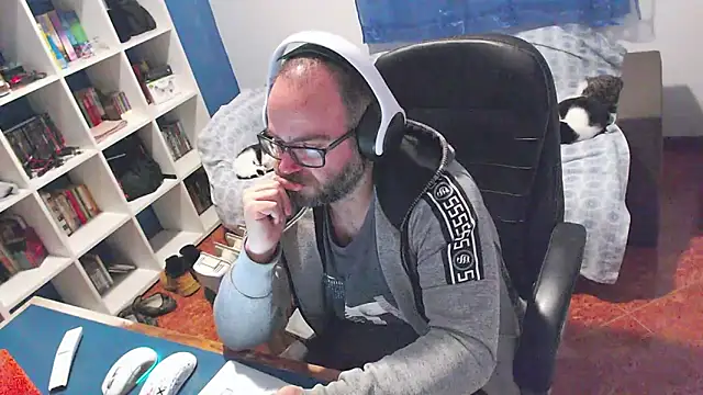 ravingr4d4 online show from January 18, 10:01 pm