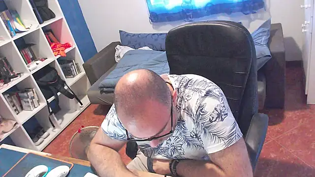 ravingr4d4 online show from May 28, 8:23 am
