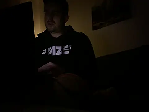 Snapshot of Fuckbuddy36 chatting on December 15, 12:51 am Fuckbuddy36 online show from December 15, 12:51 am