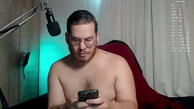 Snapshot of anotherbigboy_ chatting on March 18, 8:59 pm anotherbigboy  online show from March 18, 8:59 pm