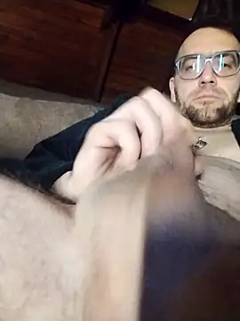 tomee83 online show from December 17, 9:43 pm