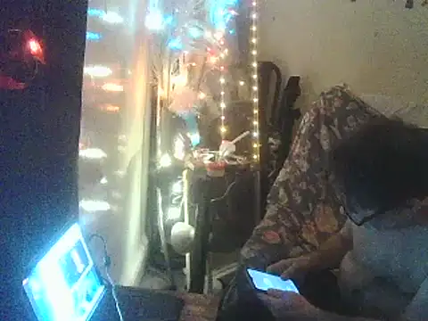 Snapshot of DaddyQuimHot chatting on March 17, 3:47 am DaddyQuimHot online show from March 17, 3:47 am