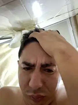 Snapshot of DanielGomez9 chatting on February 27, 12:23 pm DanielGomez9 online show from February 27, 12:23 pm