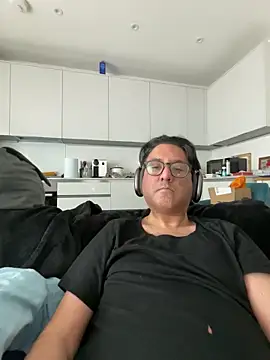 Robin007 online show from March 12, 11:20 am