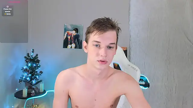 Snapshot of 4ever_dude chatting on January 3, 4:00 am 4ever dude online show from January 3, 4:00 am