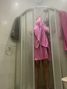 Snapshot of sexycouple109 chatting on October 9, 8:14 pm sexycouple109 online show from October 9, 8:14 pm