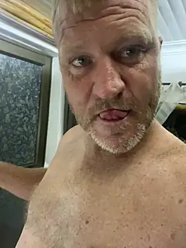 Snapshot of sexycouple109 chatting on February 23, 6:41 pm sexycouple109 online show from February 23, 6:41 pm