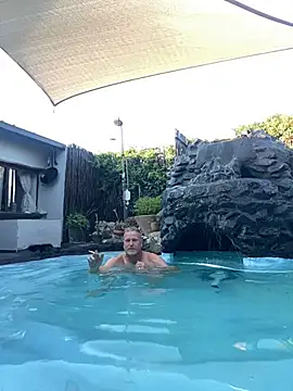 Snapshot of sexycouple109 chatting on January 20, 4:23 pm sexycouple109 online show from January 20, 4:23 pm