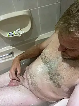 Snapshot of sexycouple109 chatting on March 4, 5:34 pm sexycouple109 online show from March 4, 5:34 pm