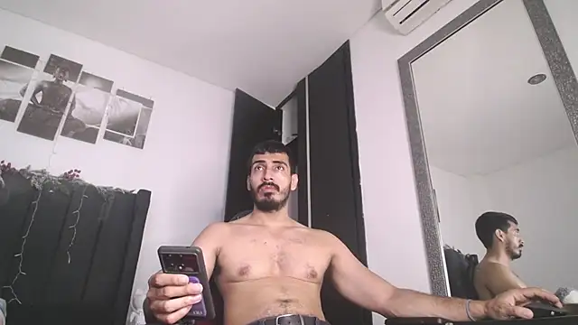 Snapshot of muscle_ares chatting on December 5, 12:11 pm muscle ares online show from December 5, 12:11 pm