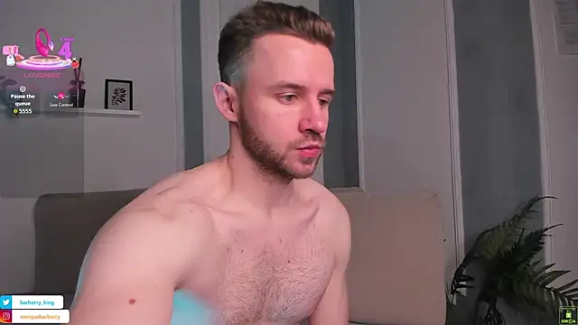 EnriqueBarberry online show from March 13, 6:32 am