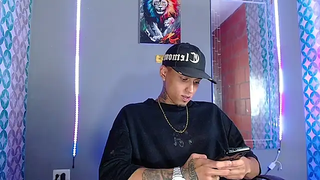 Liam lee online show from April 7, 10:54 pm