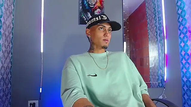 Liam lee online show from April 1, 10:51 pm