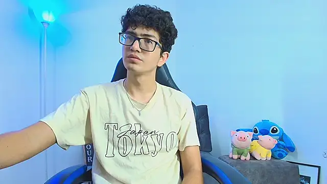 Snapshot of TylerWhite_ chatting on September 27, 11:19 am TylerWhite  online show from September 27, 11:19 am