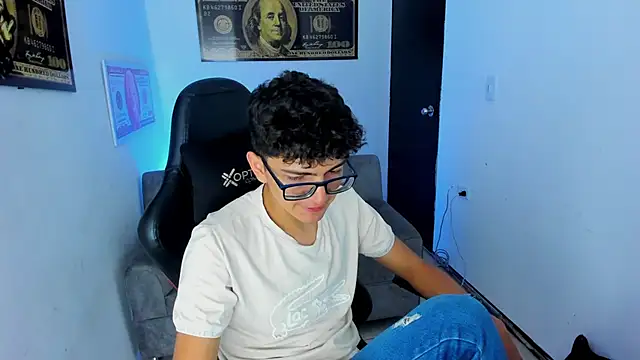 Snapshot of TylerWhite_ chatting on March 1, 2:48 am TylerWhite  online show from March 1, 2:48 am
