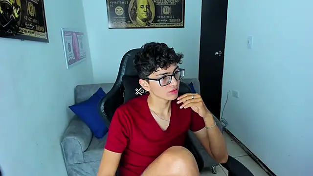 Snapshot of TylerWhite_ chatting on February 7, 3:02 am TylerWhite  online show from February 7, 3:02 am