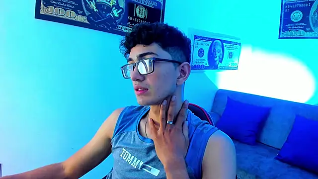 Snapshot of TylerWhite_ chatting on January 5, 3:00 am TylerWhite  online show from January 5, 3:00 am