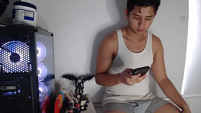 Snapshot of harold_18_ chatting on September 18, 7:05 pm harold 18  online show from September 18, 7:05 pm