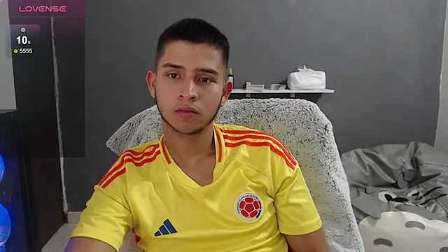 Snapshot of harold_18_ chatting on January 24, 8:00 pm harold 18  online show from January 24, 8:00 pm