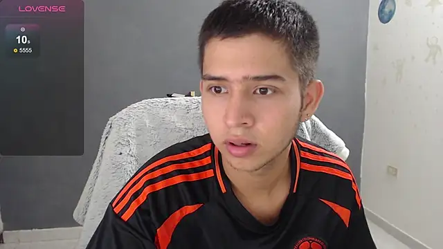 Snapshot of harold_18_ chatting on February 12, 7:02 pm harold 18  online show from February 12, 7:02 pm