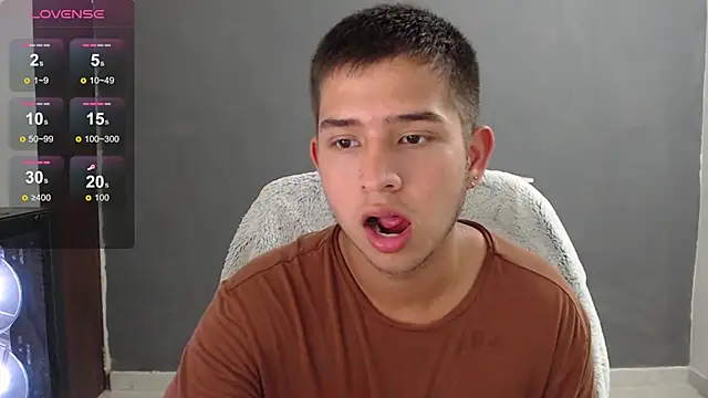 Snapshot of harold_18_ chatting on January 14, 8:04 pm harold 18  online show from January 14, 8:04 pm