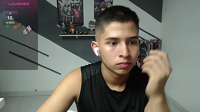 Snapshot of harold_18_ chatting on December 12, 6:42 pm harold 18  online show from December 12, 6:42 pm