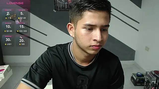 Snapshot of harold_18_ chatting on December 3, 9:12 pm harold 18  online show from December 3, 9:12 pm