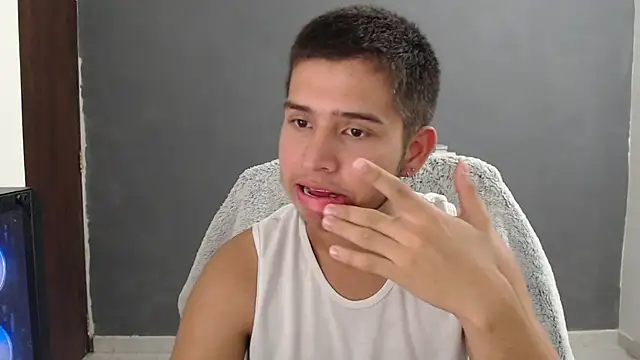 Snapshot of harold_18_ chatting on January 20, 7:25 pm harold 18  online show from January 20, 7:25 pm