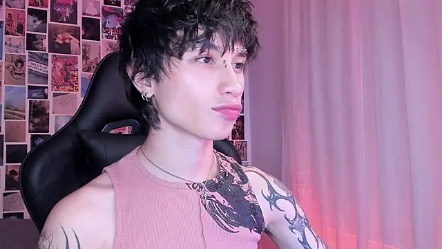 Snapshot of liamelf chatting on January 20, 5:26 am liamelf online show from January 20, 5:26 am