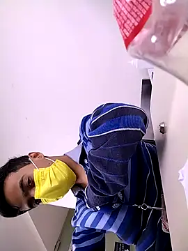 Snapshot of Luiz_097 chatting on September 24, 10:52 pm Luiz 097 online show from September 24, 10:52 pm