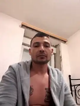 Zoltanioan26 online show from November 2, 1:10 am