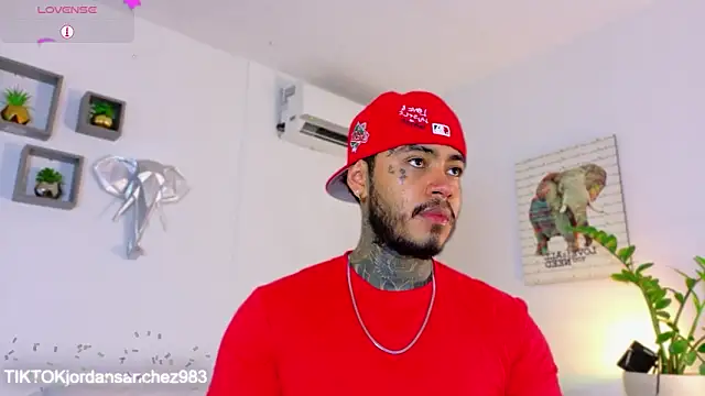 JordanSmiith  online show from March 5, 9:00 pm